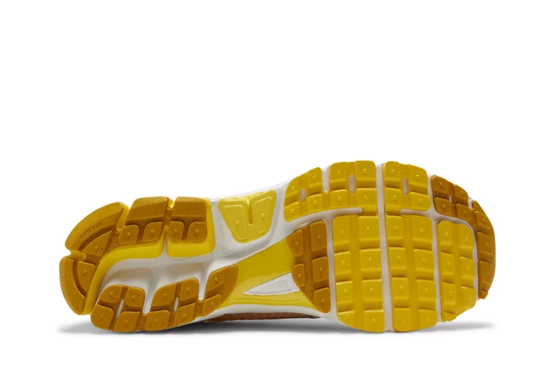 Nike Zoom Vomero 5 Yellow Ochre - Image 3