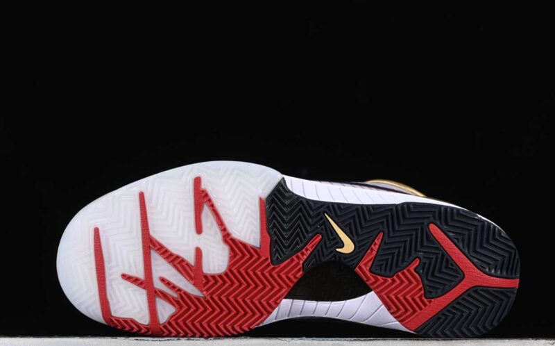 Kobe 4 Protro Gold Medal 2024 4.jpg