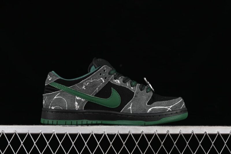 Nike SB Dunk Low There Skateboards 1.jpg