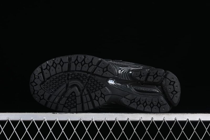 New Balance 1906R Comme des Garcons Homme Black 2.jpg